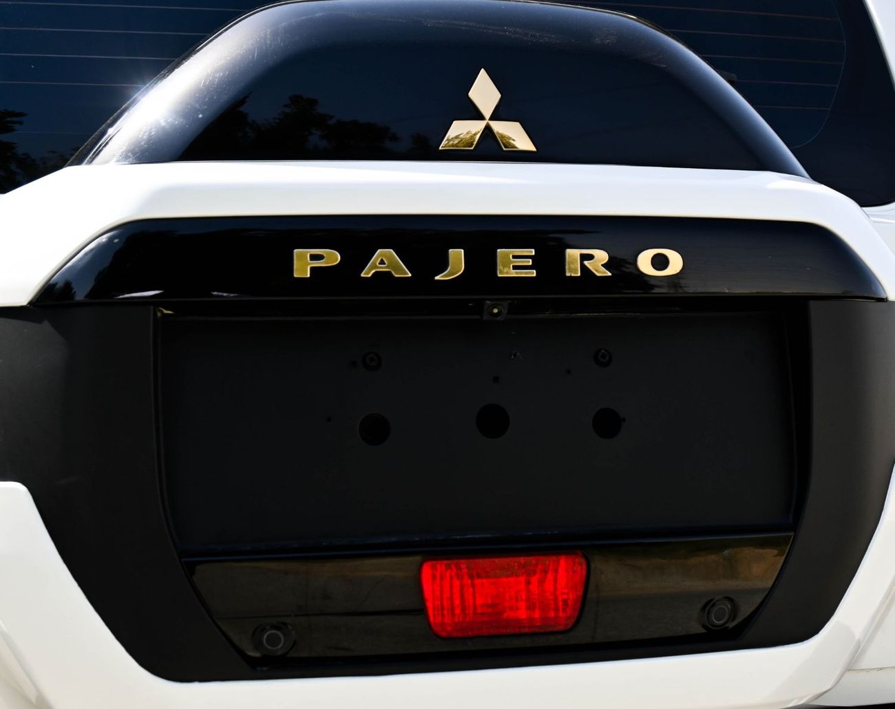 Mitsubishi Pajero GLS Mid 3.8L (274 HP) Mitsubishi Pajero 3.8L 2020 GCC Original Paint accident-free