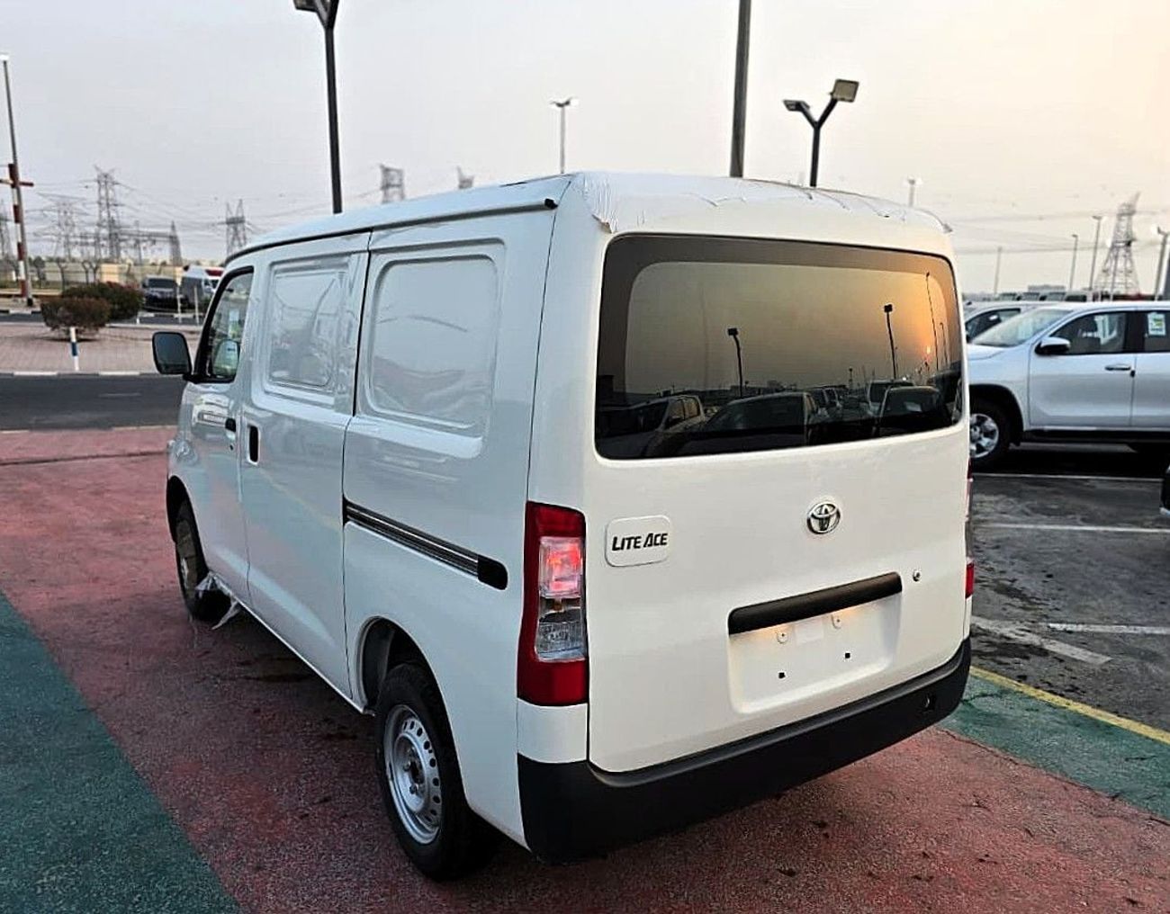 تويوتا لايت آيس TOYOTA LITEACE 1.5L PETROL VAN RWD 5 DOORS WHITE COLOR 2025 MODEL