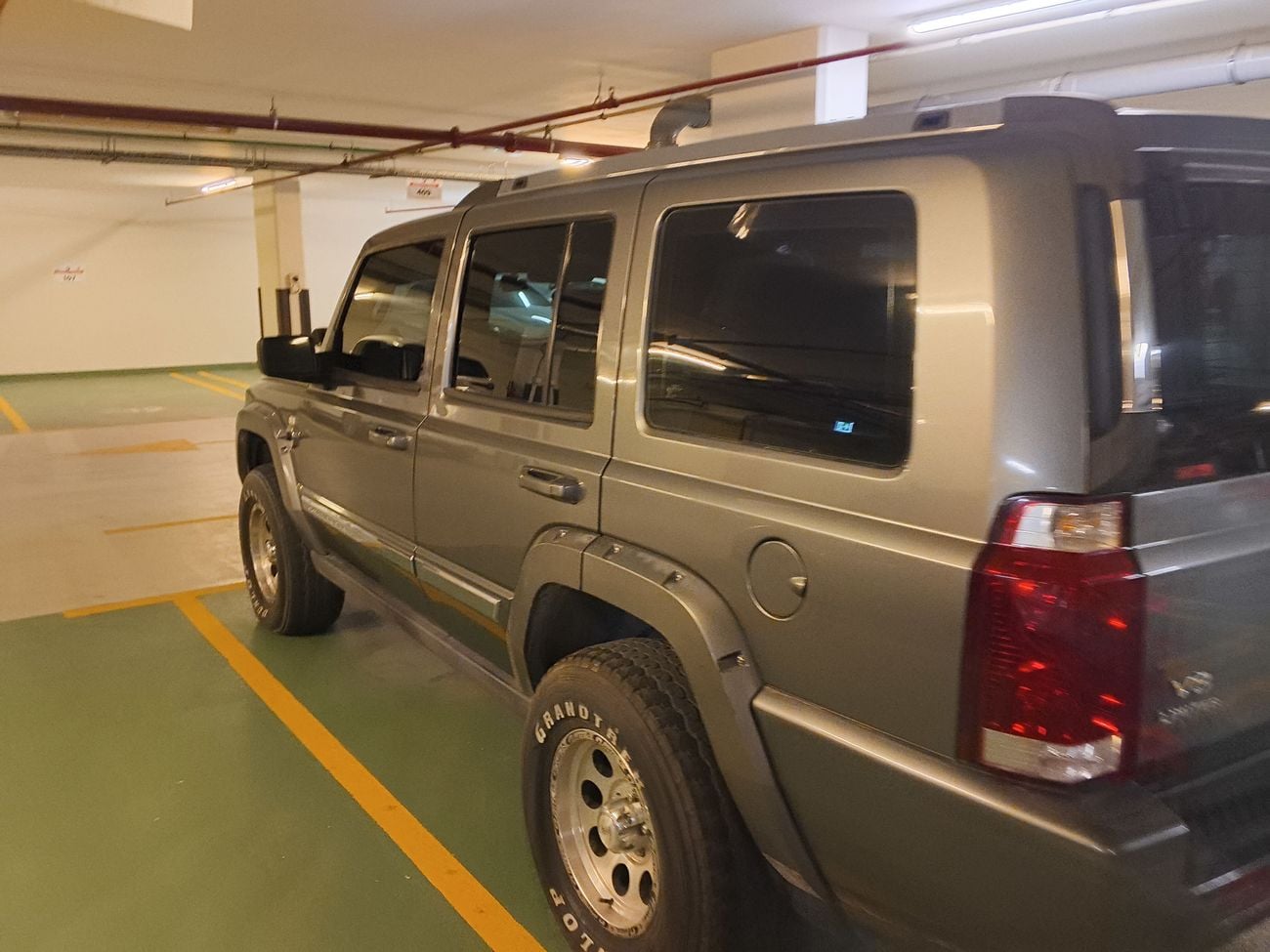 Jeep Commander V8 limited 4.7L