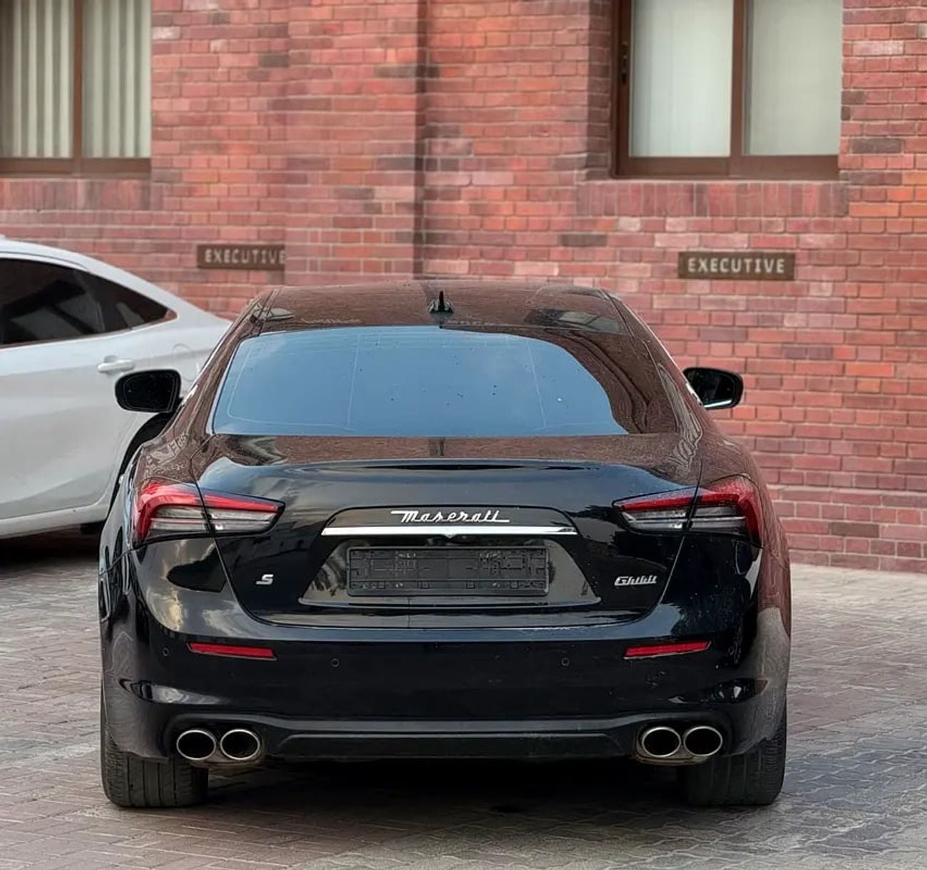 مازيراتي جيبلي GranLusso 3.0L