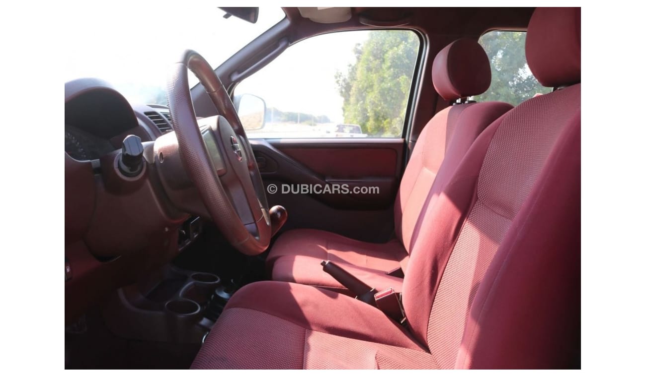 Nissan Navara Std 2015 | NISSAN NAVARA SE | 4X4 DSL | DOUBLE CABIN | WITH GCC SPECS AND EXCELLENT CONDITION