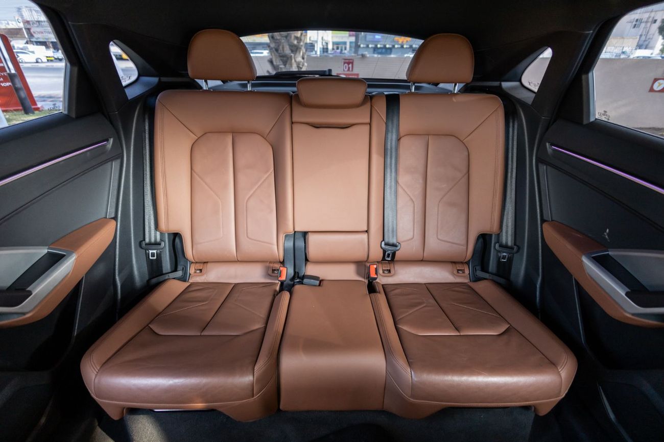 أودي Q3 40 TFSI quattro S Line 2.0L SUV Coupe