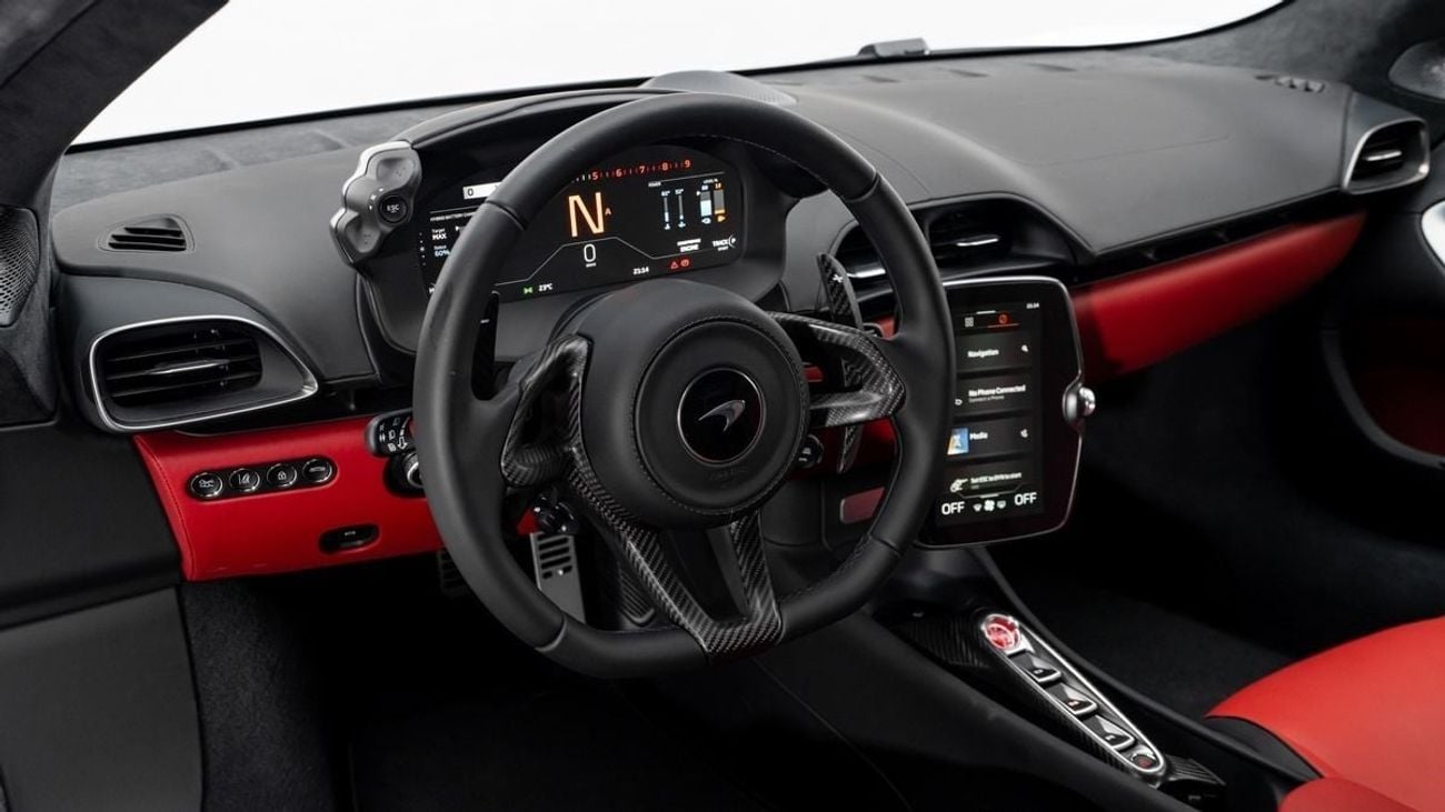 مكلارين أرتورا 2024 - GCC - Under Warranty