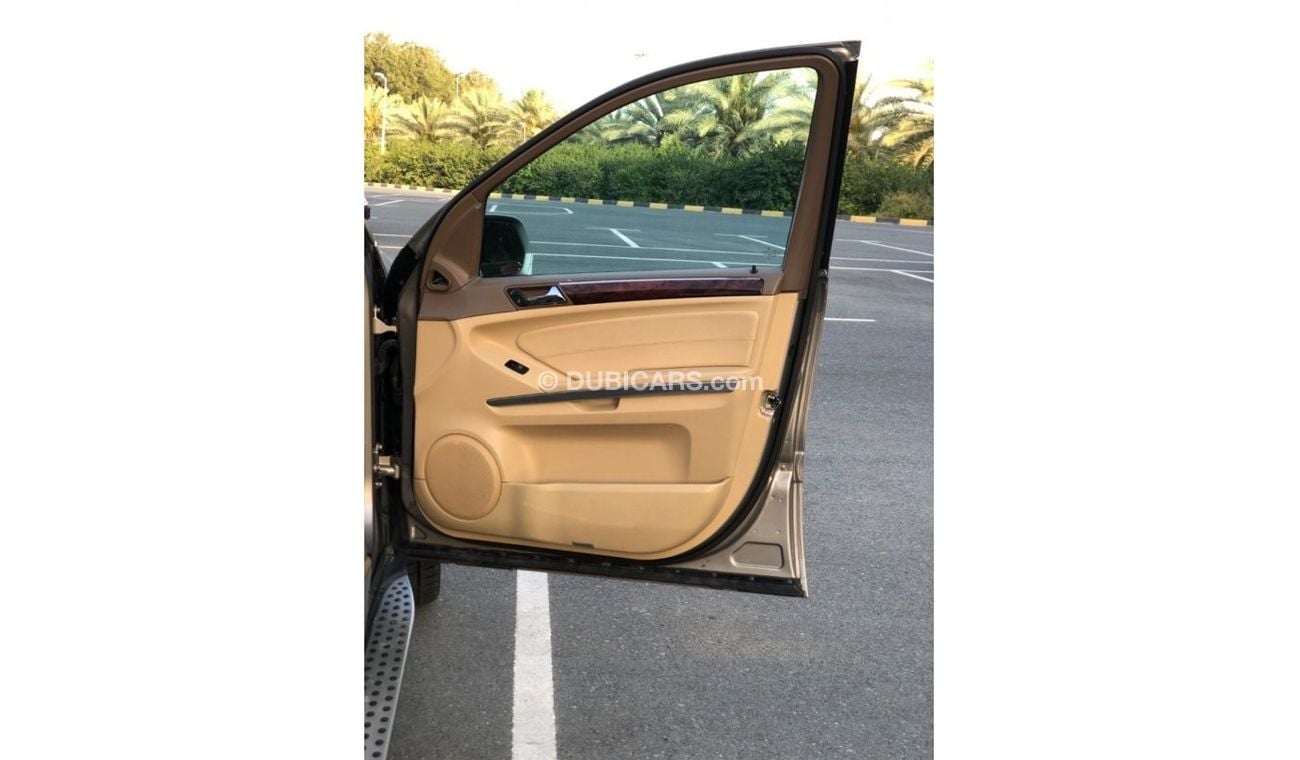 Mercedes-Benz ML 350 MODEL 2009 GCC CAR PREFECT CONDITION INSIDE AND OUTSIDE FULL OPTION