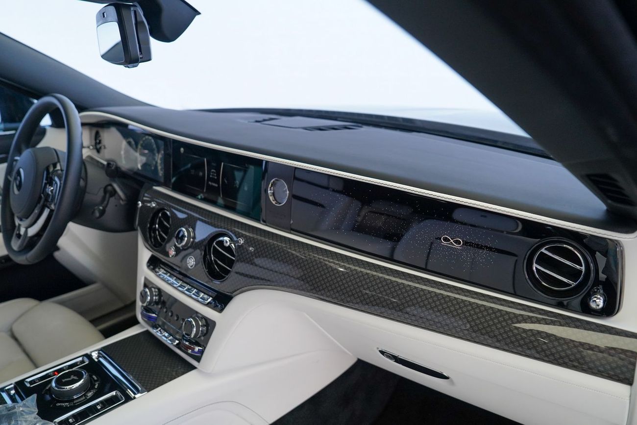 رولز رويس جوست Black Badge 6.6L