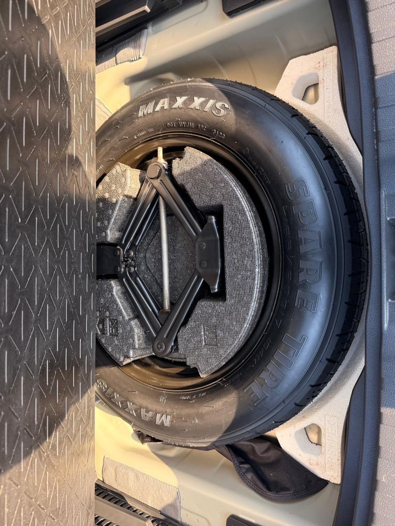 تويوتا راف ٤ XLE 2.5L Full option