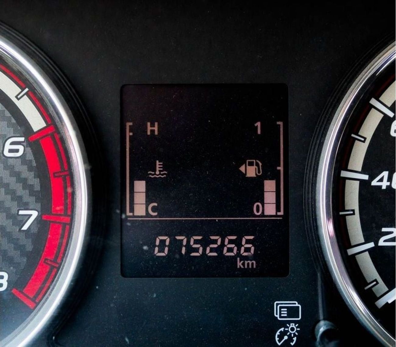 Mitsubishi L200 GL 2.4L (128 HP) Double Cab Utility Mitsubishi L200 2.4 L 4WD 2022 GCC accident-free in excellent co