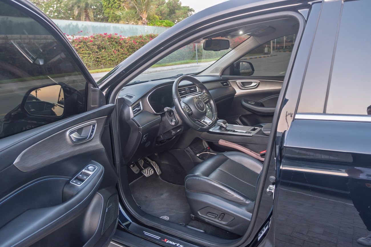 أم جي RX5 1.5T LUX