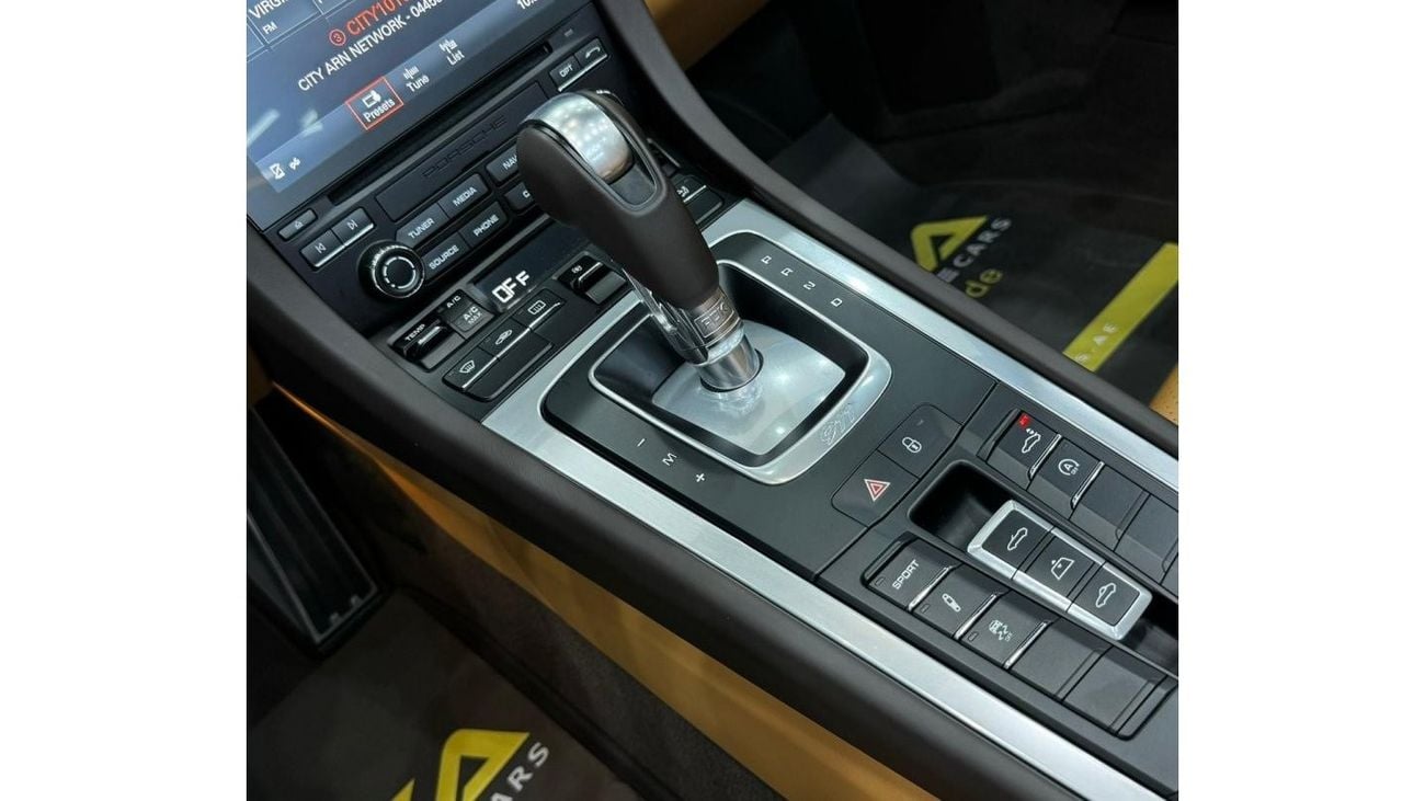 Porsche 911 2017 Porsche 911 Carrera 4 Cabriolet, 1 Year Warranty, Service History, GCC