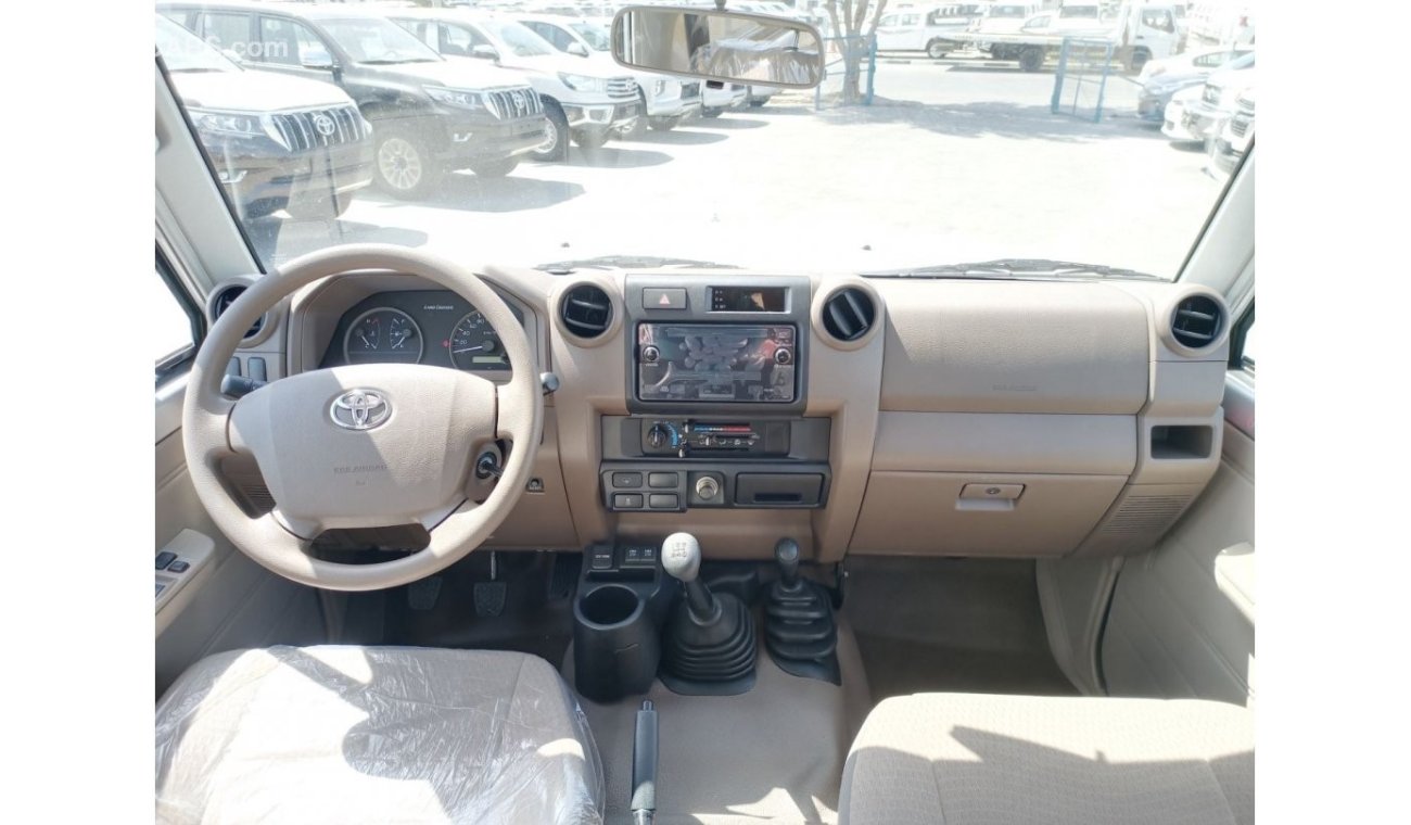 Toyota Land Cruiser Hard Top 4.0L V6 (2 Doors + Winch + alloy + overfenders)