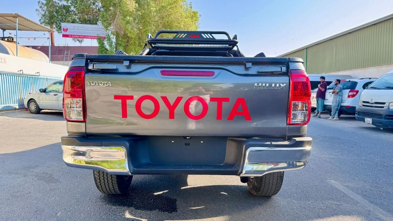 Toyota Hilux SINGLE CABIN | BULL BAR | MANUAL TRANSMISSION | 2.8L DIESEL ENGINE | 2022
