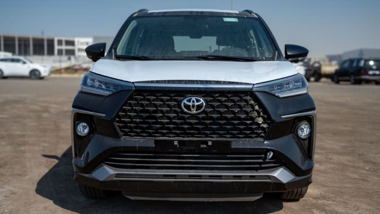 تويوتا فيلوز 1.5L Petrol | 7 Seater | 4 Door