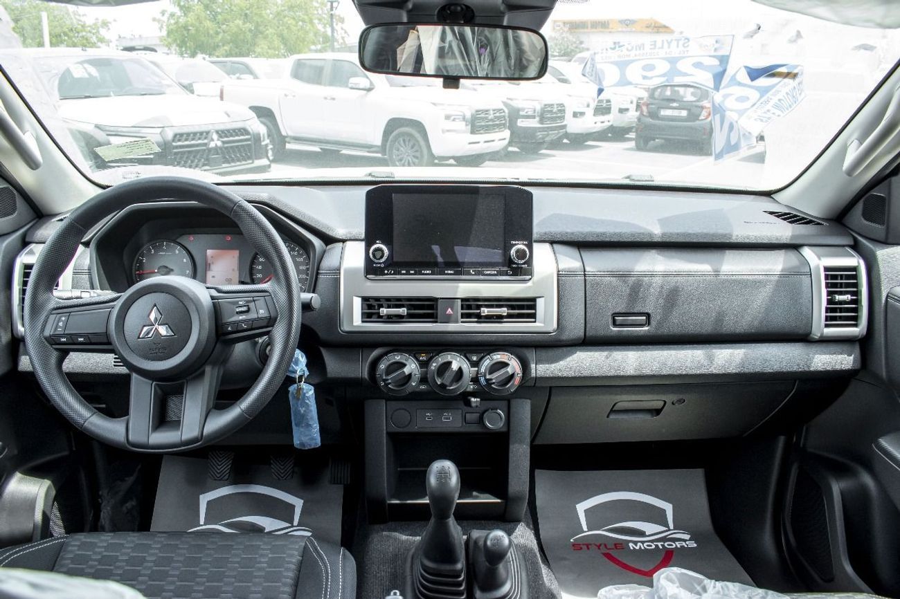 Mitsubishi L200 MITSUBISHI L200 PETROL GLX 2.4L 2025