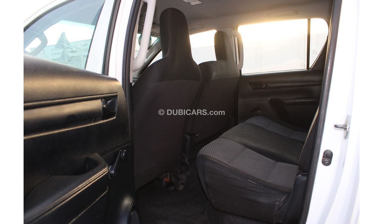 تويوتا هيلوكس تويوتا هيلوكس 2017 ديزل خليجي بحالة ممتازة بدون حوادث نظيفه جدا من الداخل والخارج