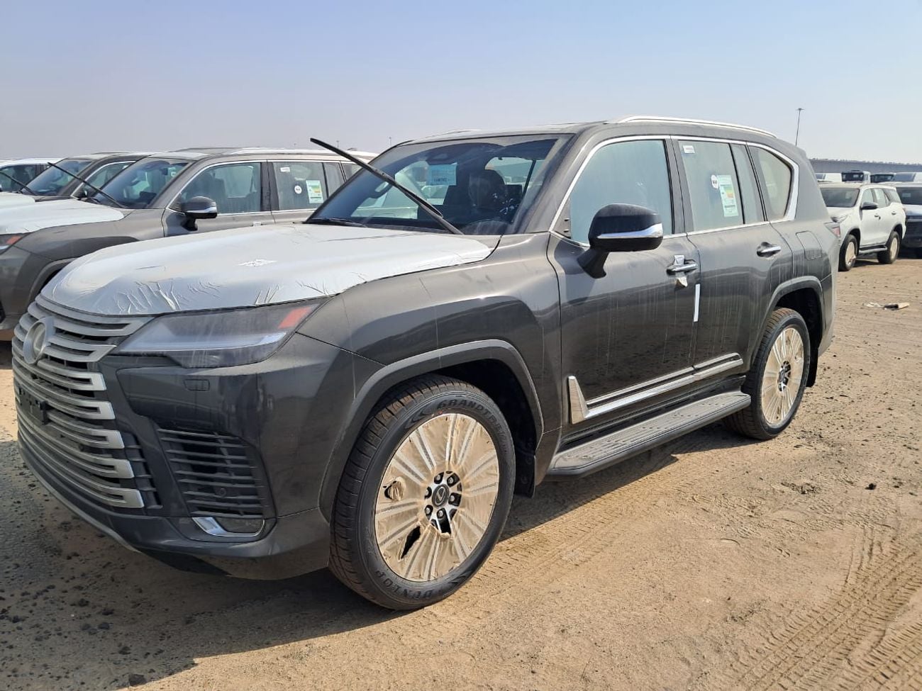 لكزس LX 700h SIGNATURE