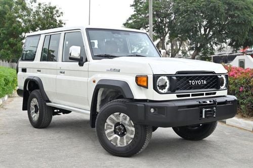 تويوتا لاند كروزر 70 2025 TOYOTA LAND CRUISER 76 HARDTOP SDLX V6 4.0L PETROL 4WD 5-SEATER AT