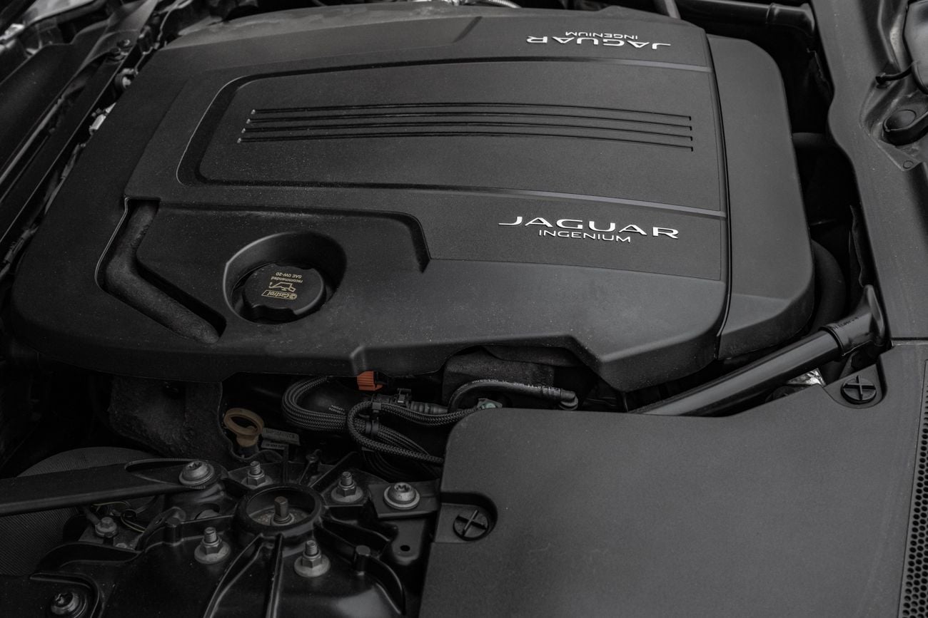 جاكوار F Type F-Type R-Dynamic | 2,742 P.M | 0% Downpayment | Impeccable Condition! | Ramadan Offer!