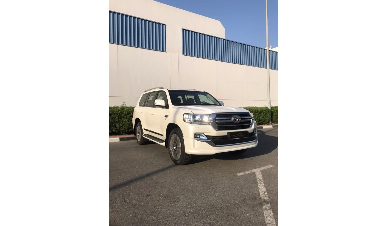 Toyota Land Cruiser VXE V8 GCC 2020 Brand NEW