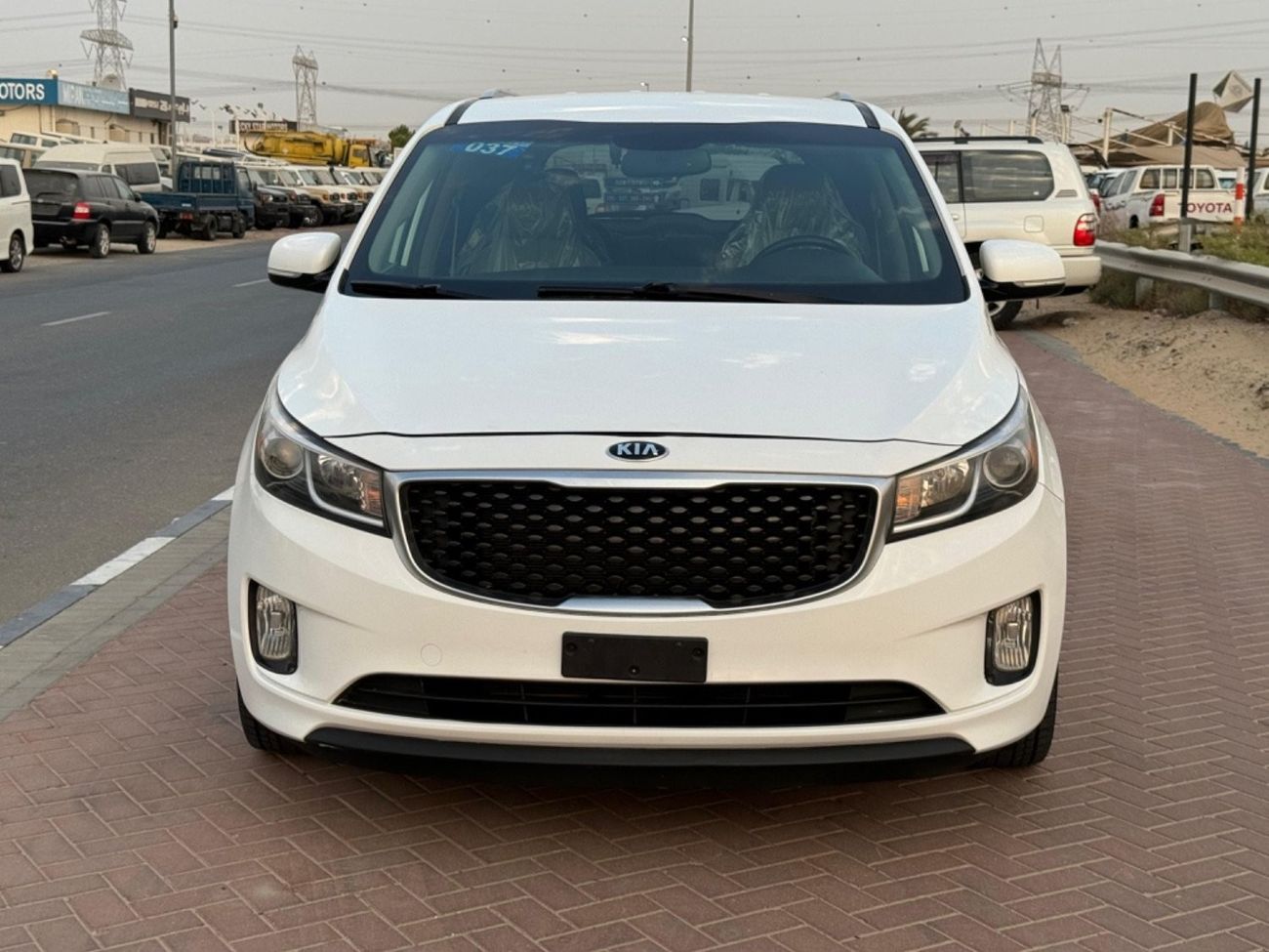 Kia Sedona 2017 - 7 SEATS FAMILY CAR LOW KM US SPEC