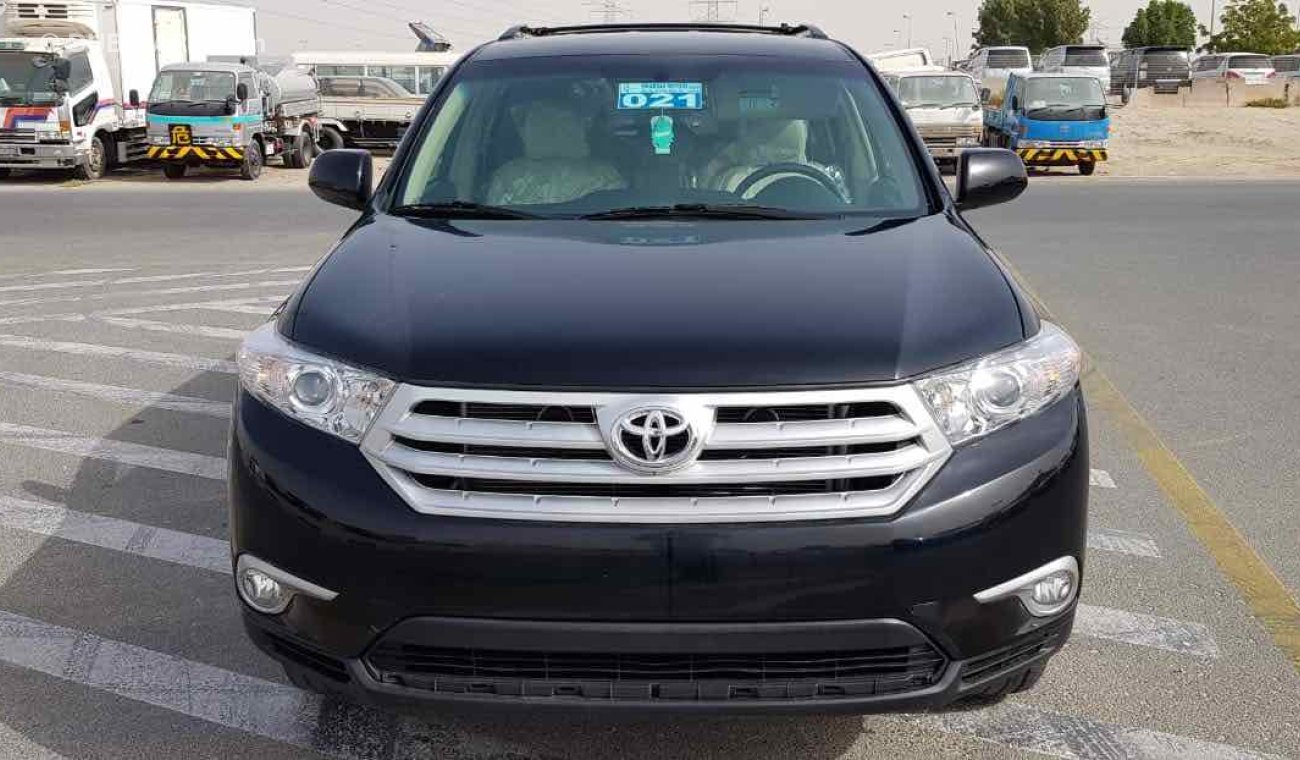 Toyota Highlander fresh and imported and very clean inside and outside and totally ready to drive