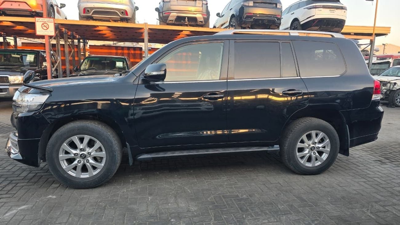 Toyota Land Cruiser VXR V8 Engine Diesel Engine RHD Full Option