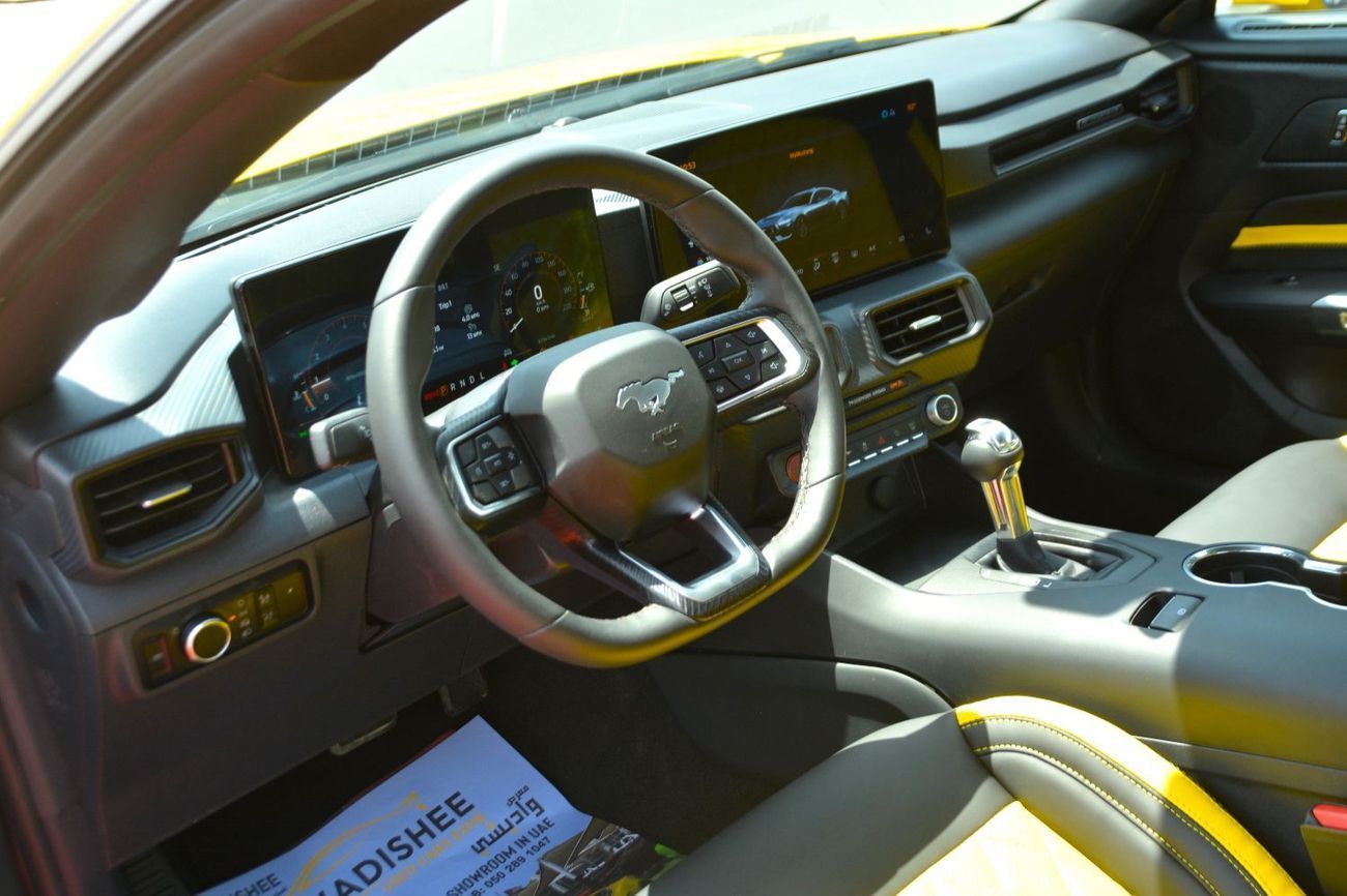 Ford Mustang EcoBoost 2.3L Coupe A/T BEAUTIFUL YELLOW MUSTANG