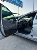 Hyundai Sonata GL Hyundai Sonata 2013 with engine capacity 2.4 in good condition