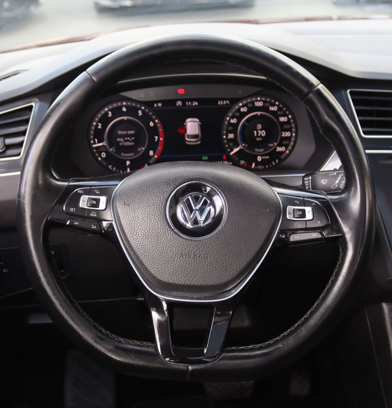 Volkswagen Tiguan R-Line 2.0L Volkswagen Tiguan 2018- GCC - Accident-free - 2.0L  - Full options - All-wheel drive - E