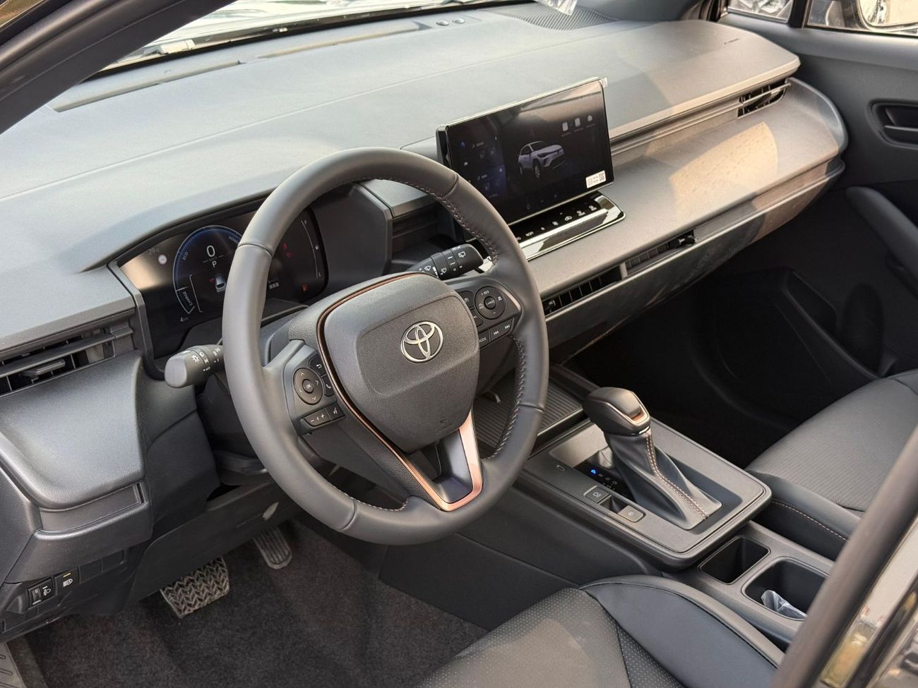 تويوتا كورولا كروس Facelift 2.0L HEV 2025 Model Export Price @ 73,500 AED