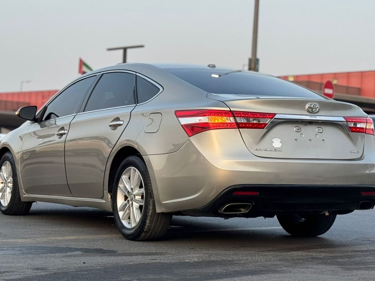 Toyota Avalon XLE 3.5L full option, limited