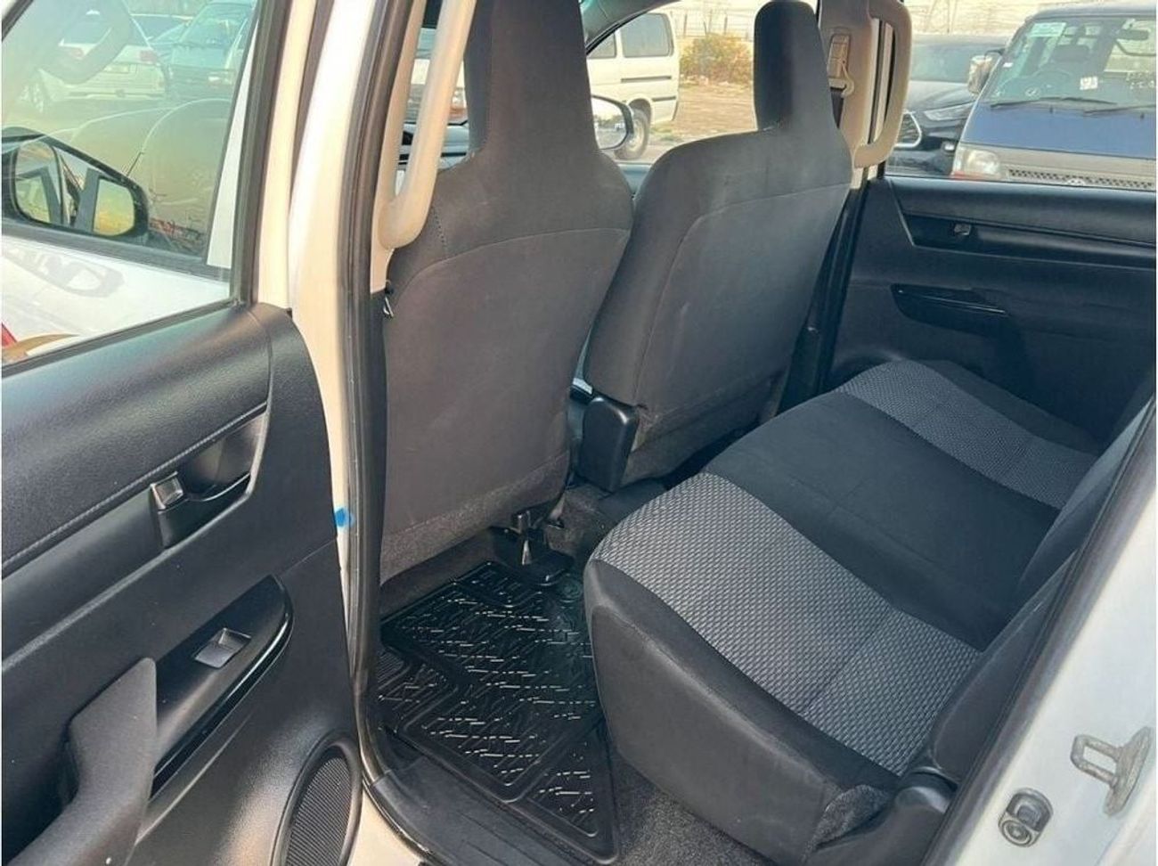 تويوتا هيلوكس 2021 TOYOTA HILUX 2.4L V4  Gcc*DIESEL* MANUAL TRANSMISSION  +POWER WINDOW + 4X4  - DOUBLE CABIN