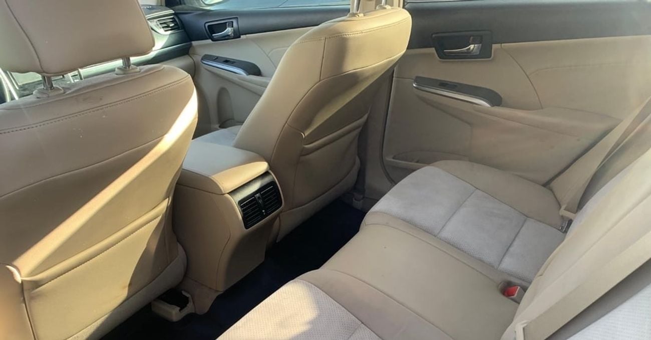 Toyota Camry Hybrid XLE