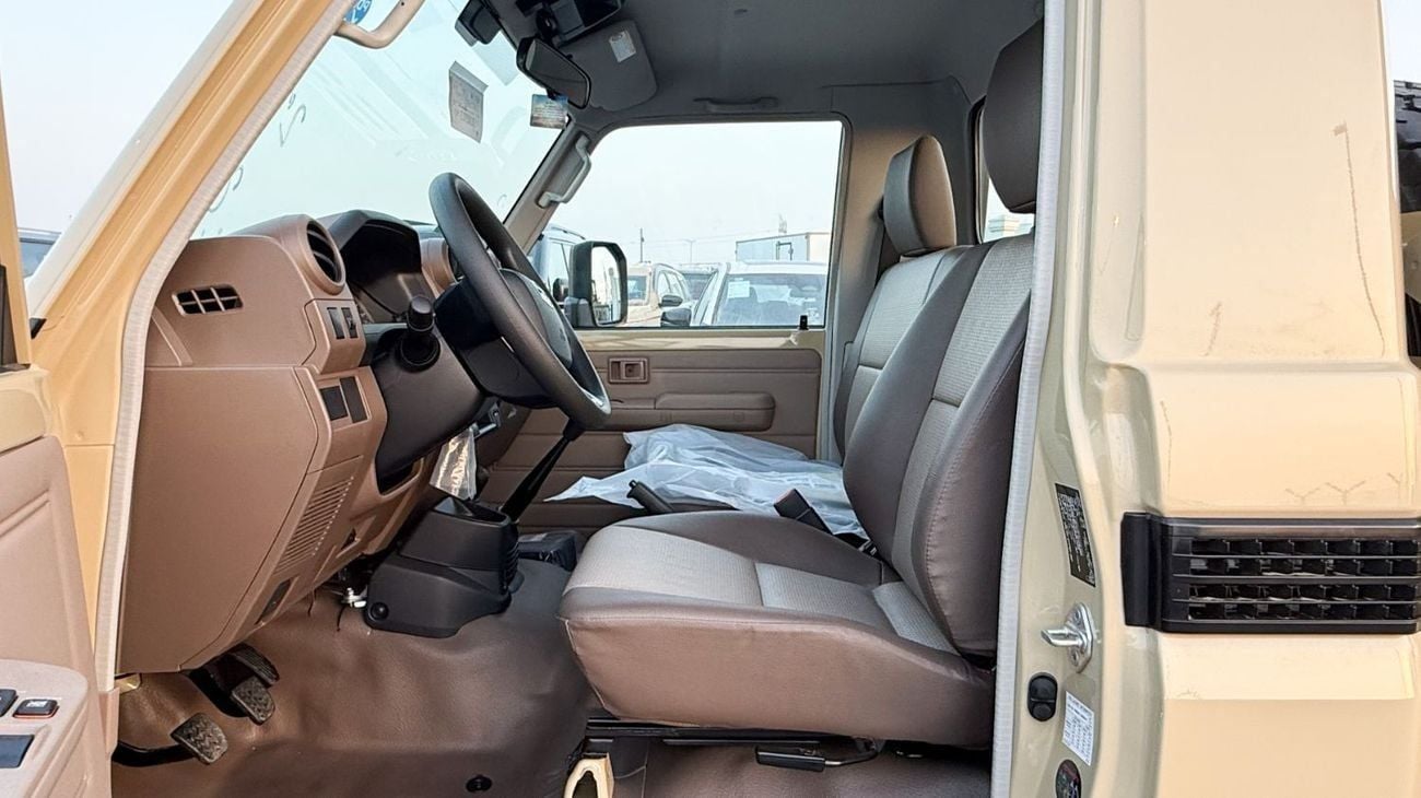 تويوتا لاند كروزر بيك آب Std 4.0L Single Cab Utility 4WD