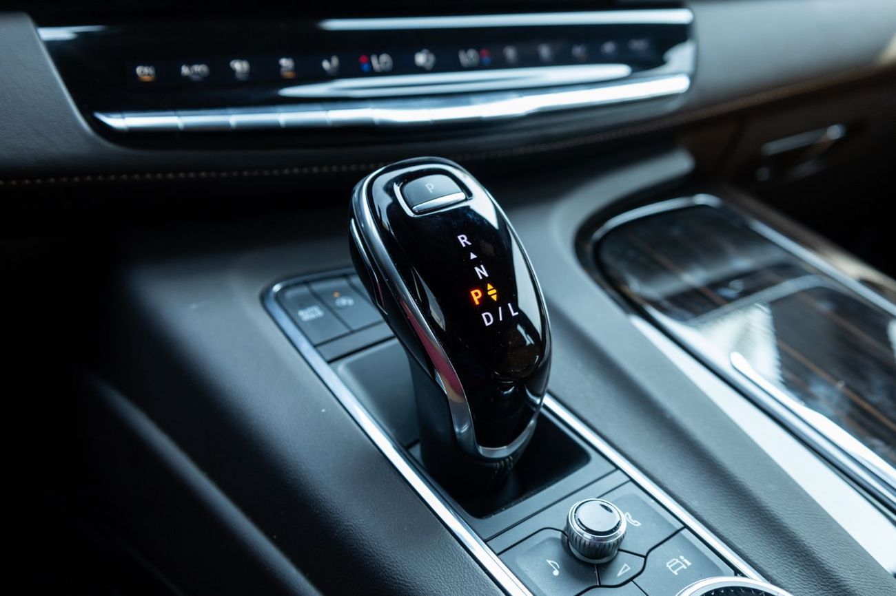 كاديلاك إسكالاد Premium Luxury 6.2L 4WD