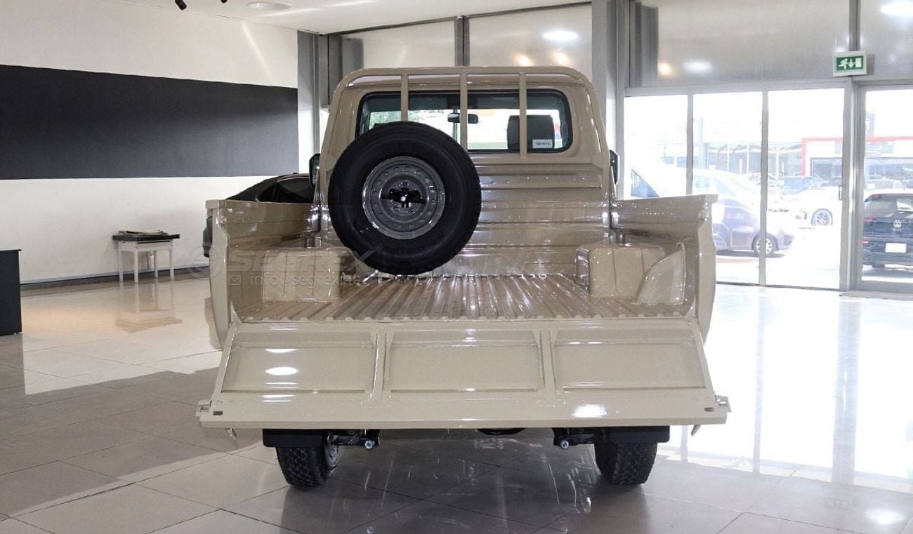 تويوتا لاند كروزر بيك آب 2025 Model Toyota Land Cruiser Pick Up LC79 SC, 4.0L Petrol 4WD 6A/T