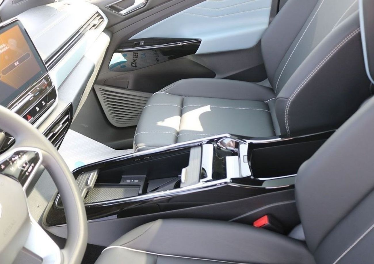 فولكس واجن ID.4 2022 | PURE+ 100% ELECTRIC INTELLIGENT SUV FULL OPTION WITH PANORAMIC SUNROOF