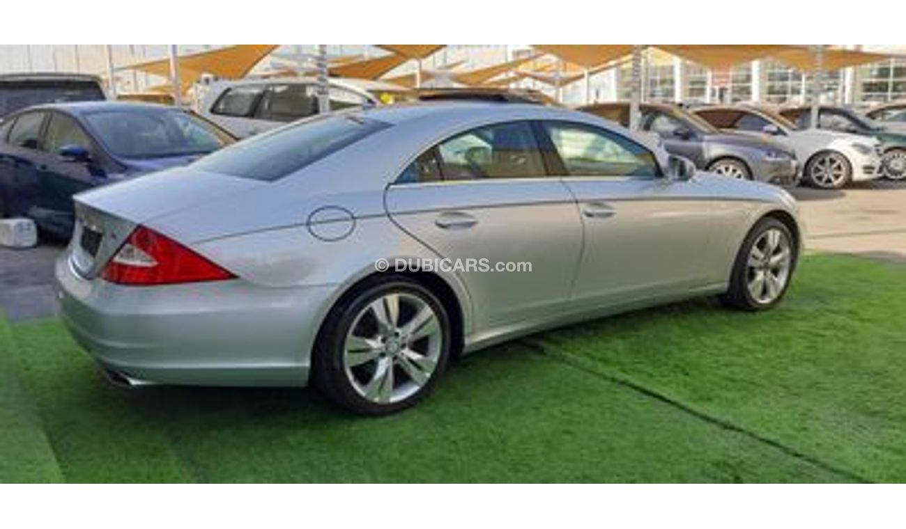 Mercedes Benz CLS550 Importado de Japón, en excelentes condiciones, no se requiere ningún gasto - Cuero - Ranura - Ala po