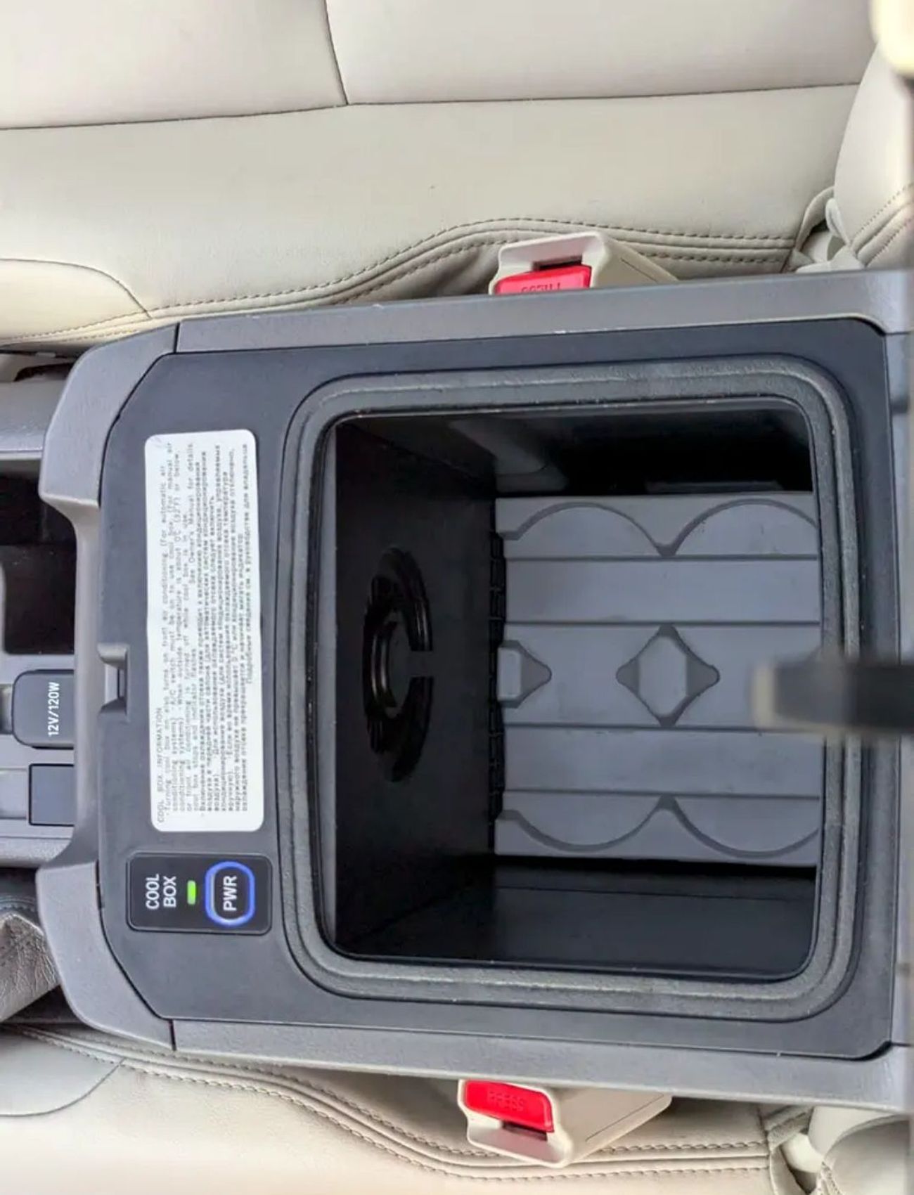 Toyota Prado Toyota prado 2022MODEL 4.0 Txl Petrol Engine Colour white push start Transmission Automatic Interior