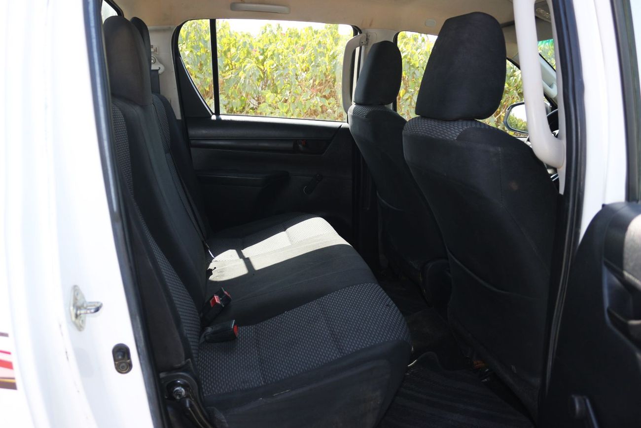 تويوتا هيلوكس DLS 2.4L