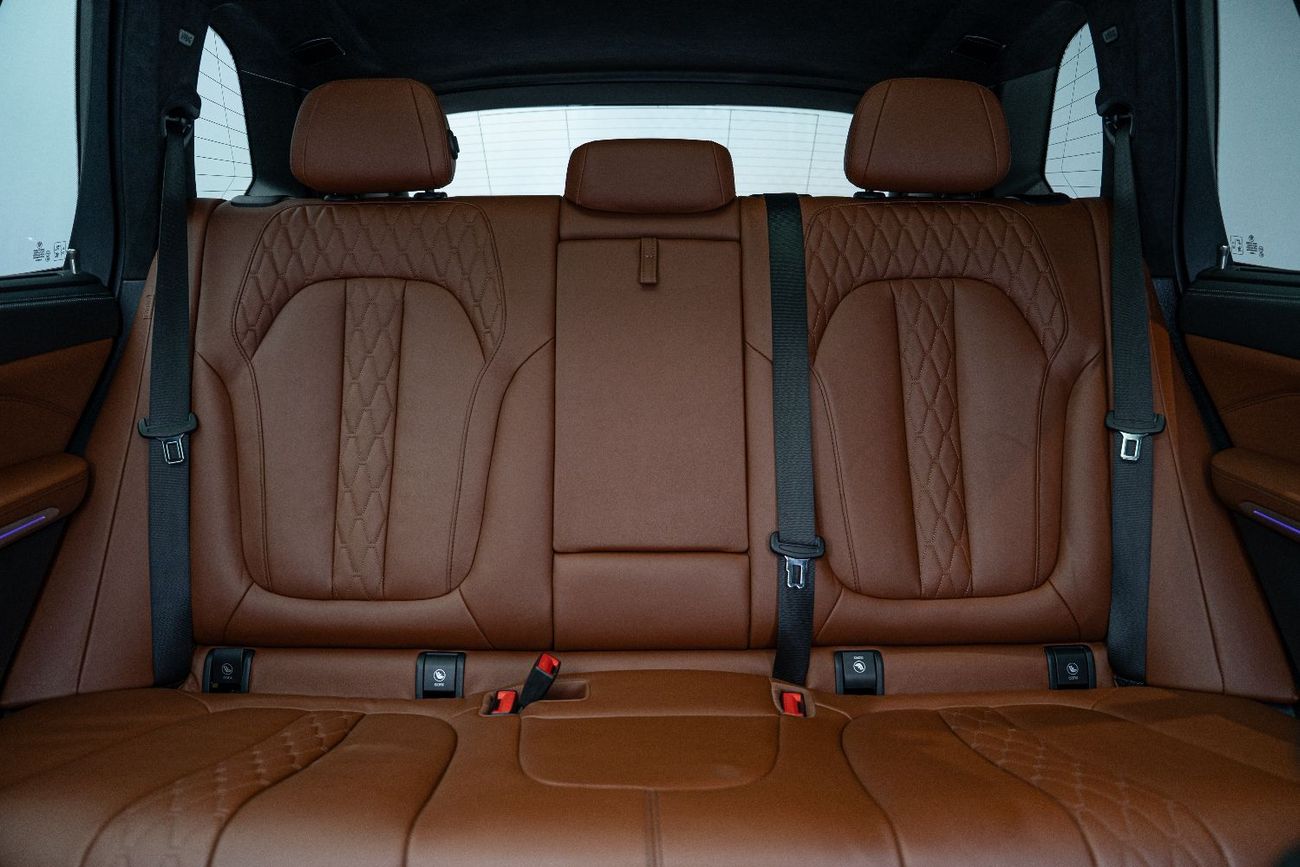 بي أم دبليو X5 M50i 4.4L