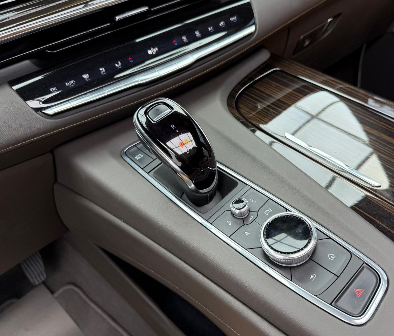 Cadillac Escalade Sport 6.2L 4WD 2023 Cadillac Escalade Sport, 2027 Cadillac Warranty + Service Pack, Low Km, Fully Lo