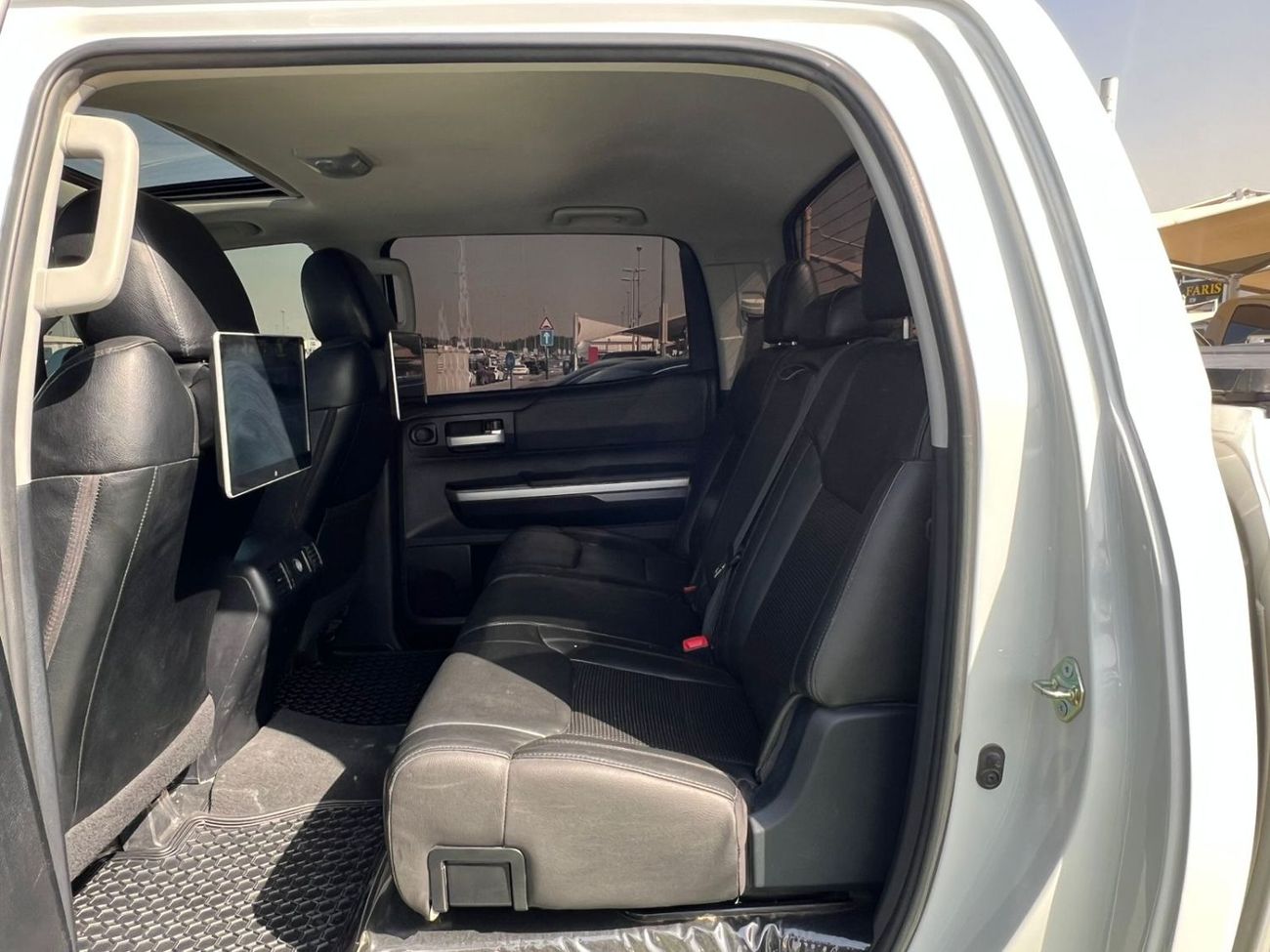 Toyota Tundra TOYOTA TUNDRA 2017 Crewmax SR5 5.7L/V8