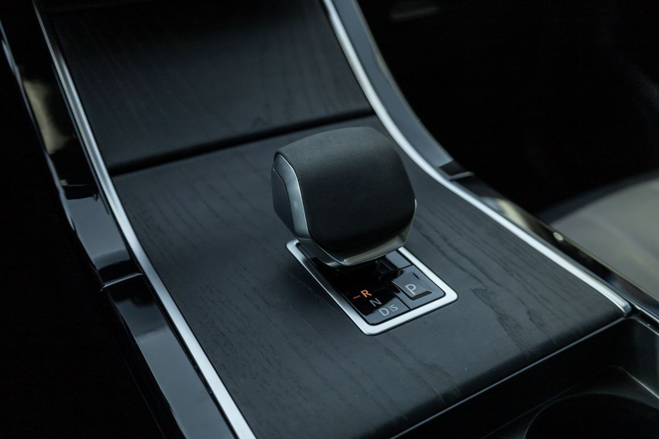 لاند روفر رانج روفر إيفوك Dynamic SE P200 2.0L