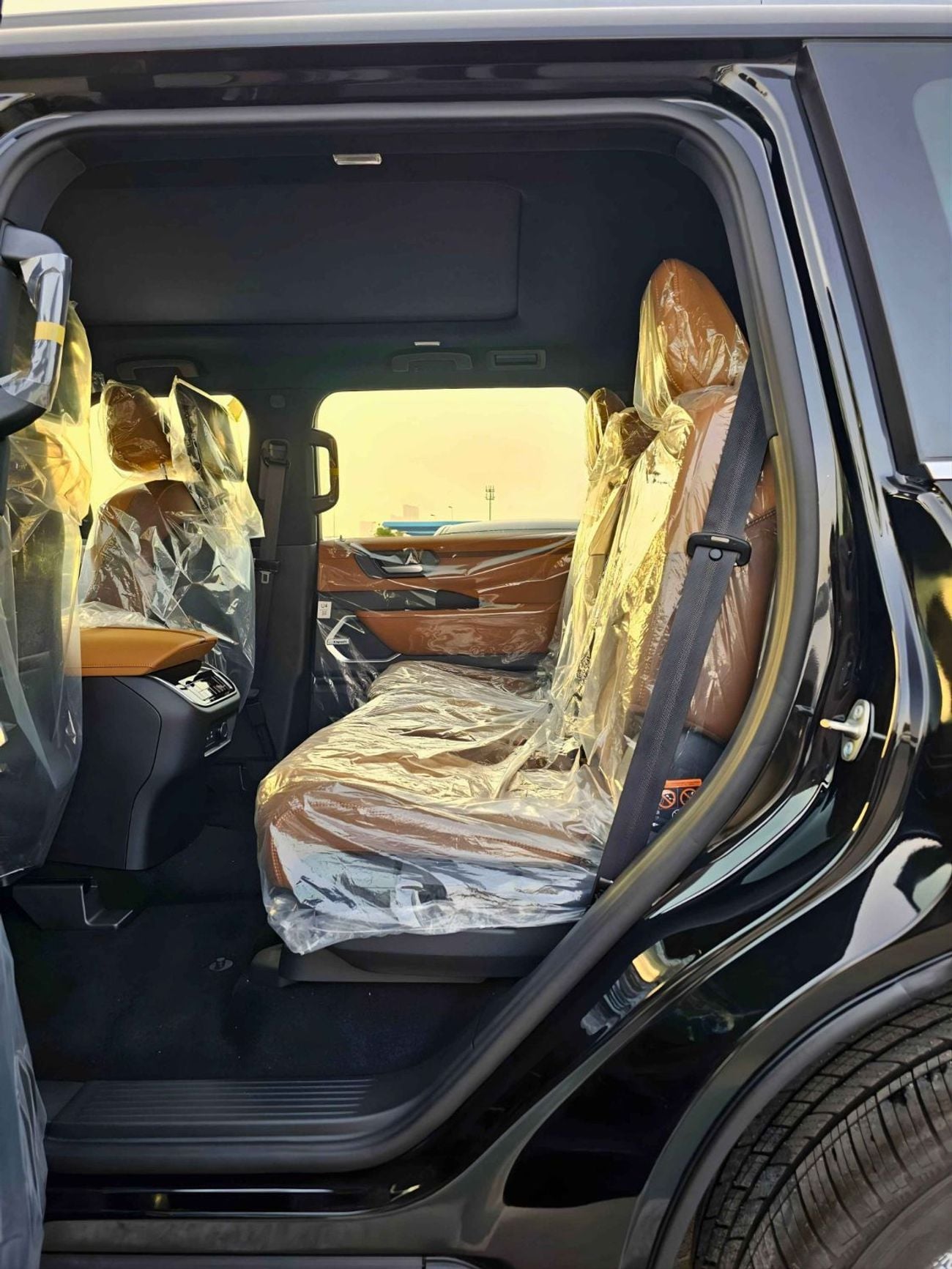 نيسان باترول LE PLATINUM TWIN TURBO / 3.5 V6 PETROL /FULL OPTION WITH RR ENTERTAINMENT SCREEN (CODE#LE PLATINUM)