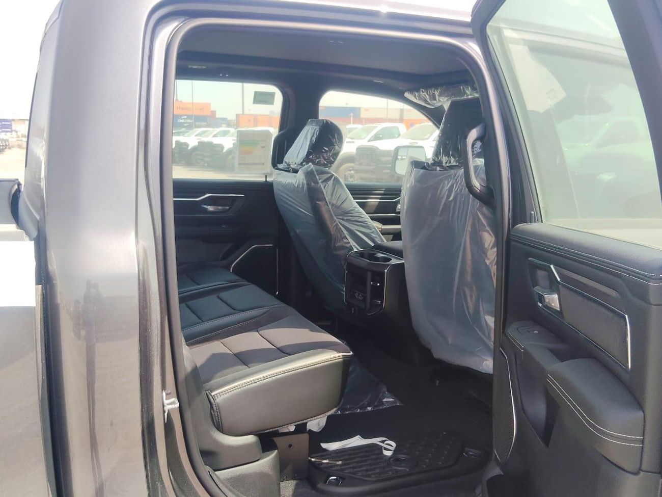 RAM 1500 LARAMIE CREW ( SPORTS PACK ) ( FOR RE-EXPORT ONLY)