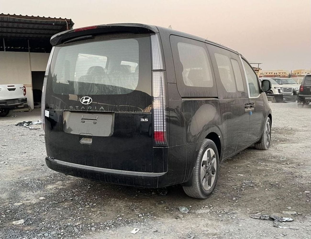 Hyundai Staria COMFORT HYUNDAI STARIS 3.5 V6 PETROL 11 STR 2025 MODEL