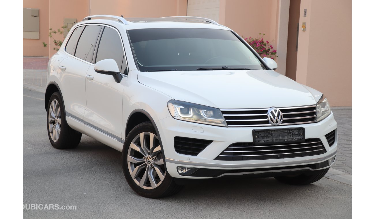 Volkswagen Touareg Sport 2015 GCC with Zero Down-Payment.