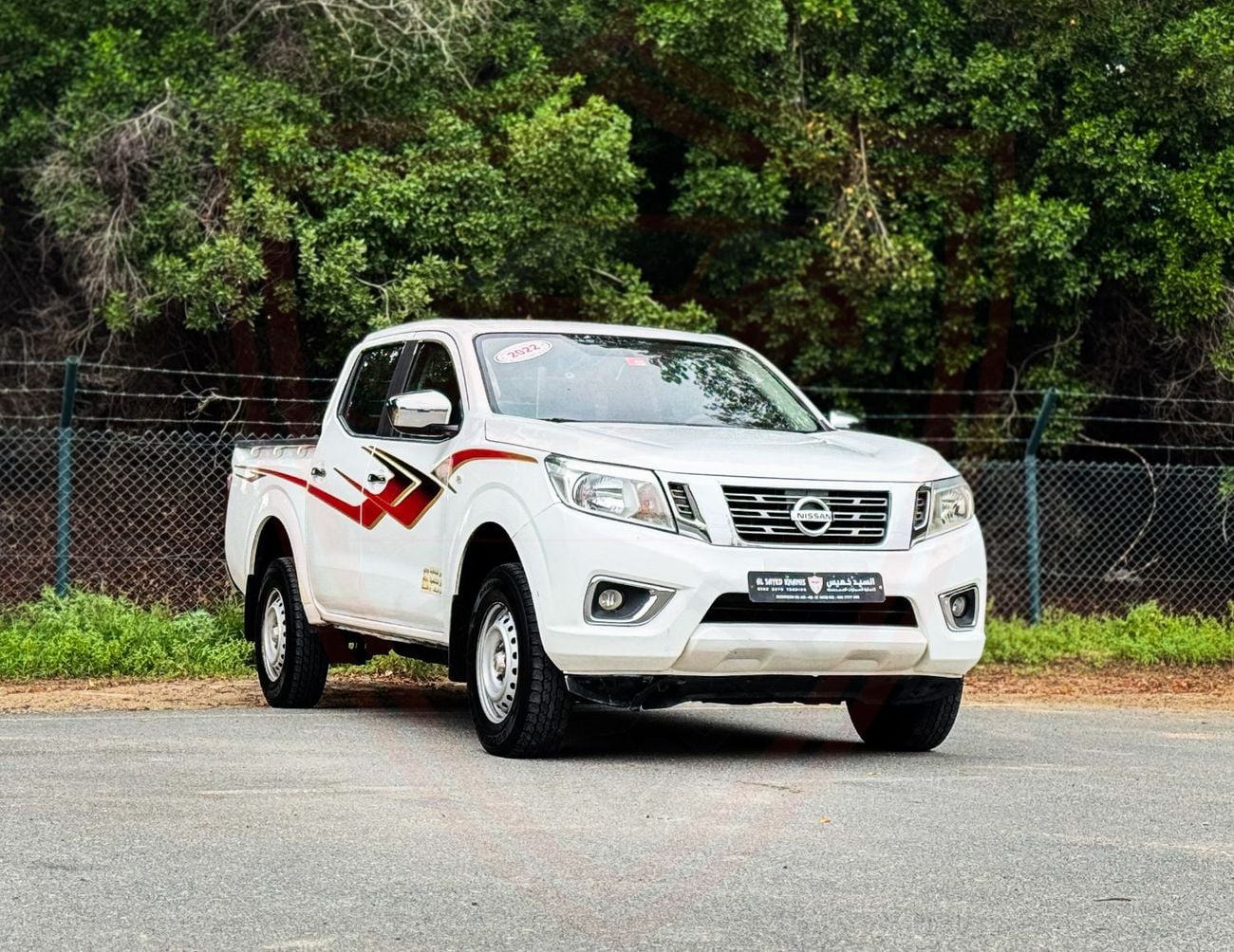 Nissan Navara Std 2.5L 4WD A/T Nissan Navara | 2.5 L | 2022 | GCC | Accident-Free | In Excellent Condition | 924 P