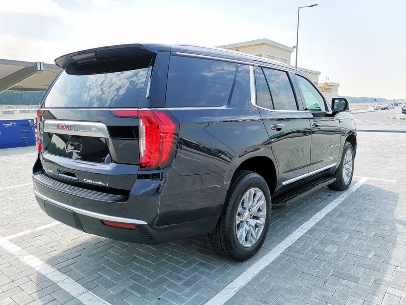 GMC Yukon GMC Denali Diesel - 2022 - Dark Blue