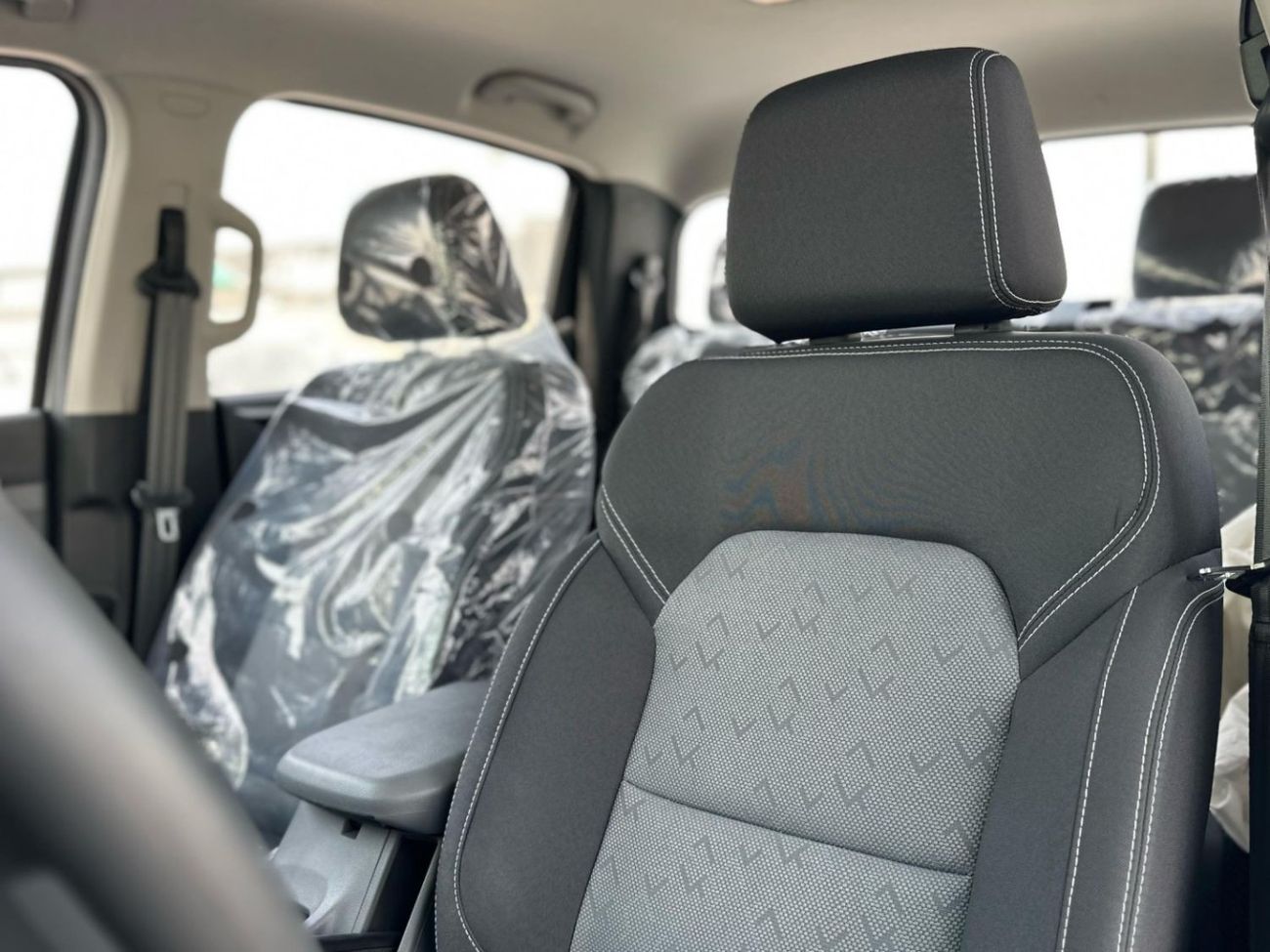 MG T60 2.4L PETROL D/C M/T 4WD